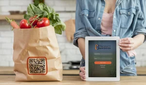 woman-kitchen-with-tablet_pb