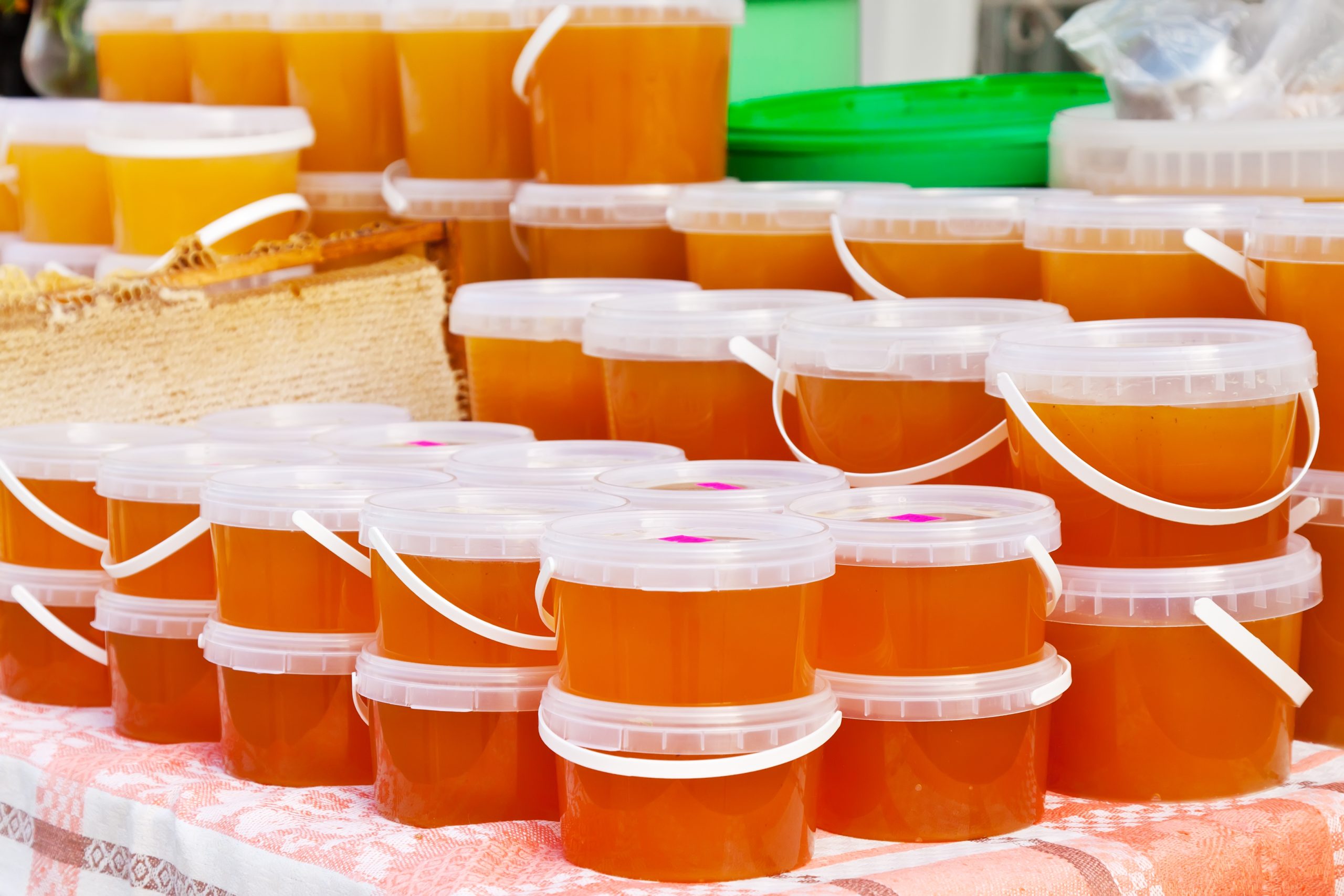 Nagyot zuhant a magyar méz ára a kínaié miatt